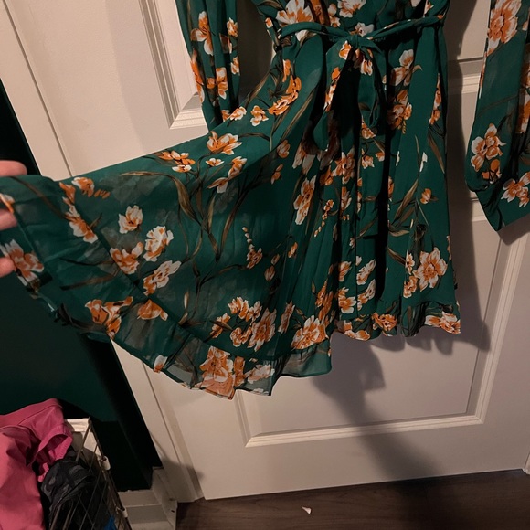 Bardot Green Floral Dress - Picture 5 of 8